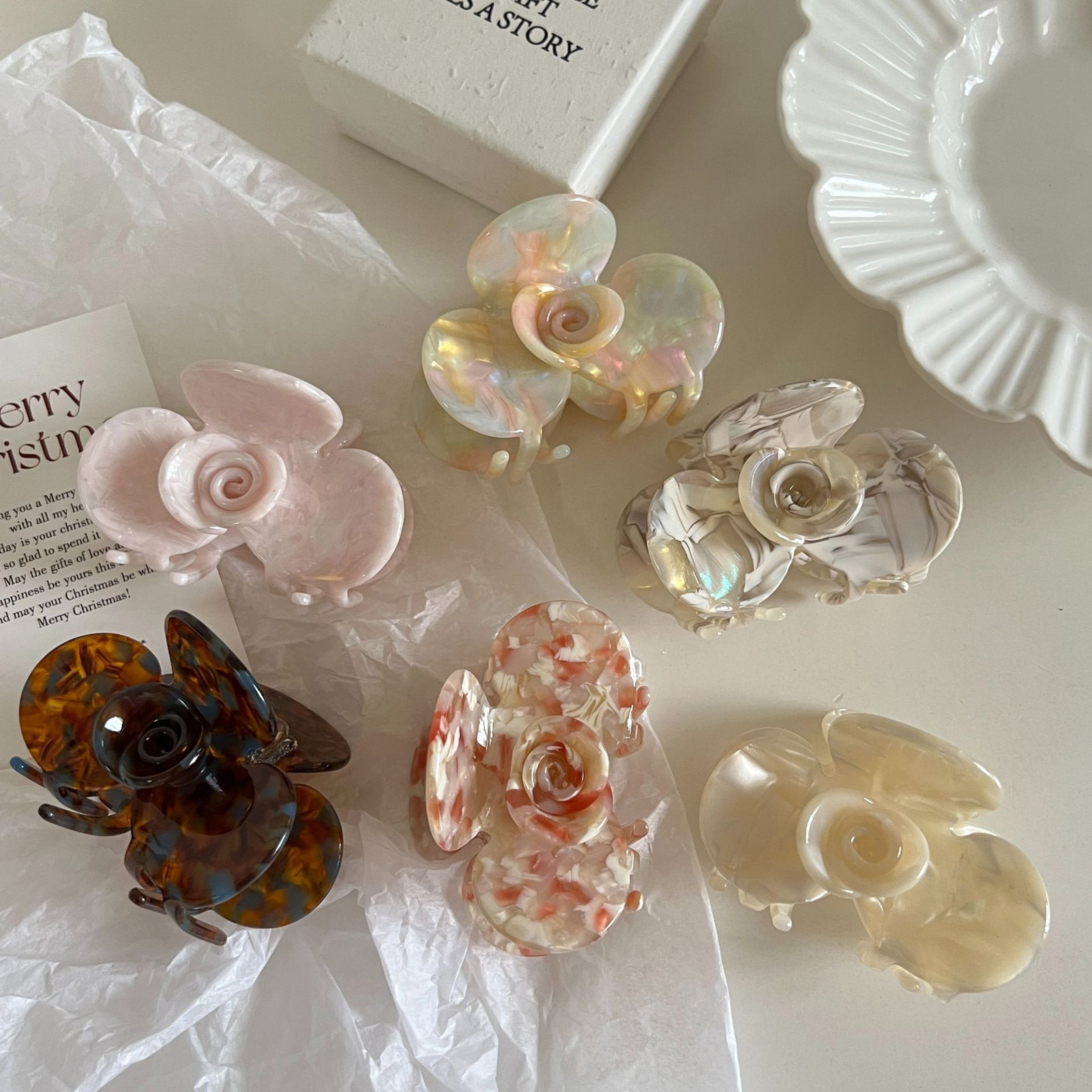 Travel Accessories For Girls - French Retro Camellia Acetate Hair Claw