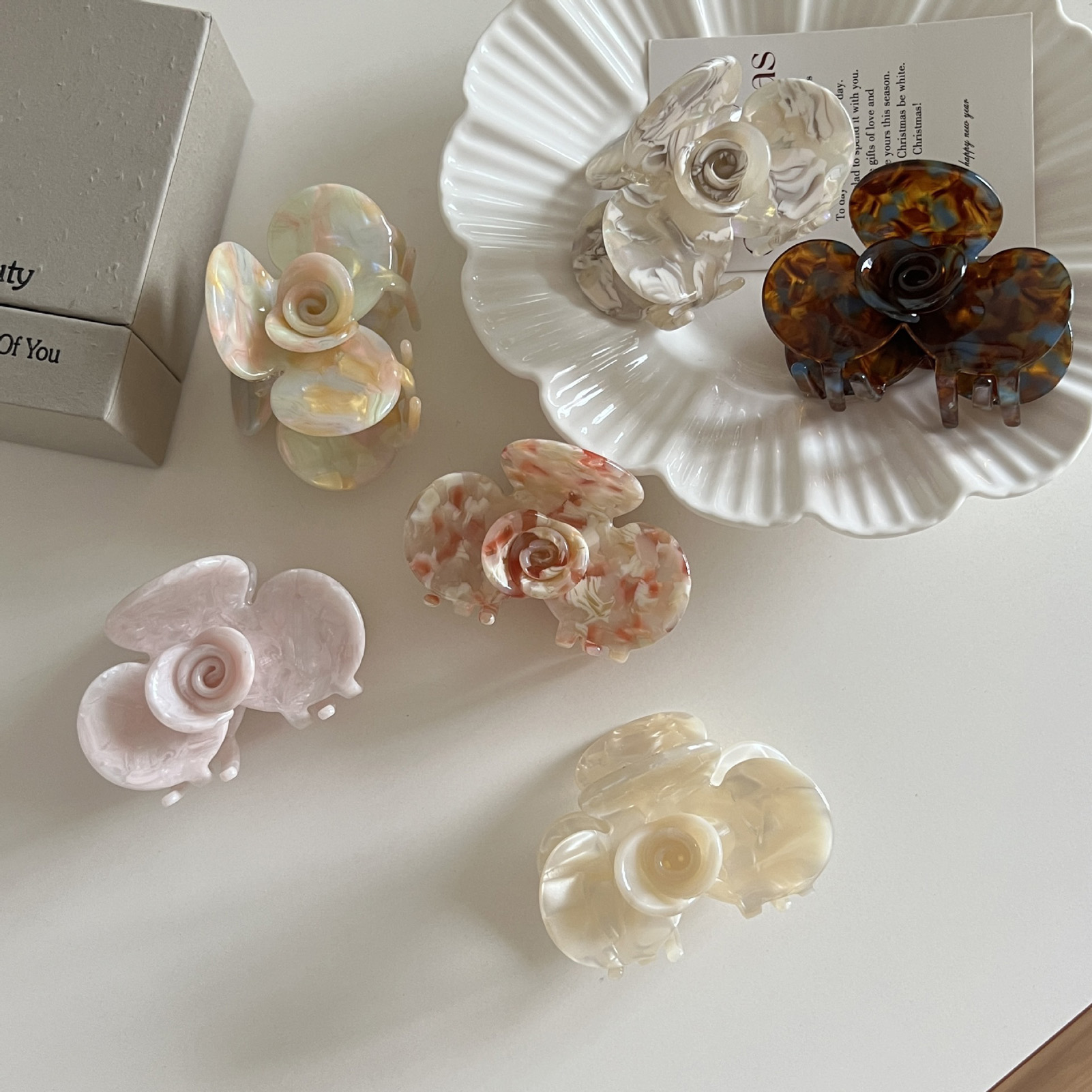 French Retro Camellia Acetate  - Travel Accessories For Girls のレビューと価格