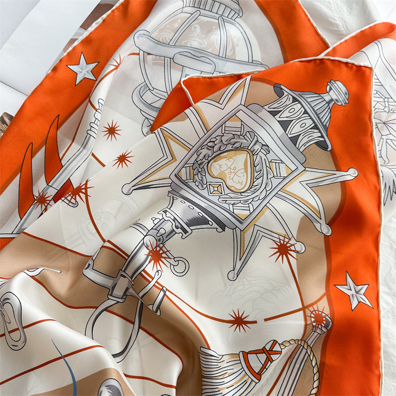 Luxury Brand Scarf Large Silk  - Travel Accessories Pouch のレビューと価格